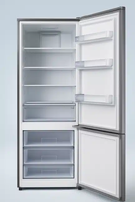 نمای داخلی یخچال پهن اسنوا